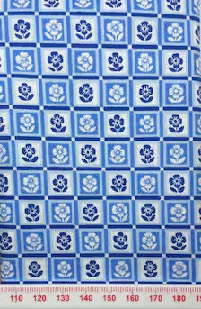 Blue shades, flowers in squares. (fat quarter)