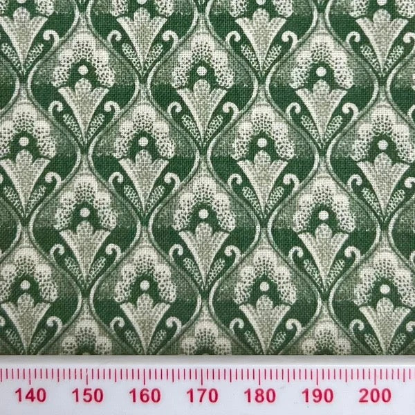 Green geometric print (fat quarter)