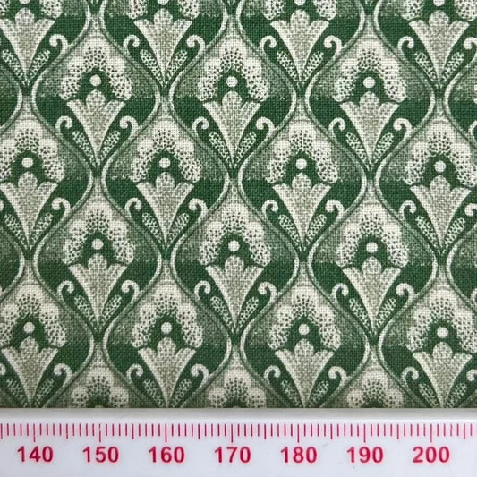 Green geometric print (fat quarter)