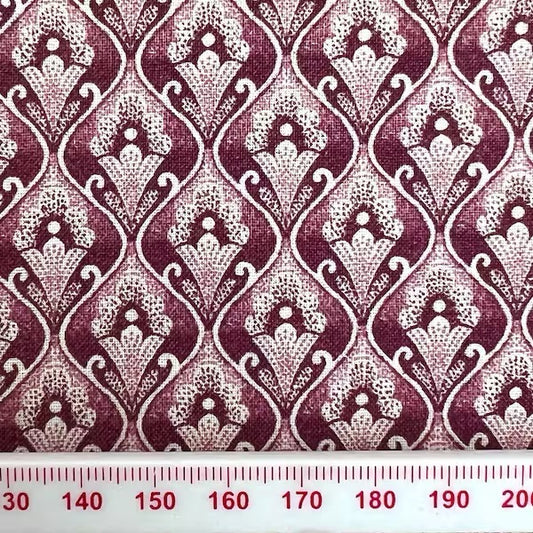 Red geometric print (fat quarter)