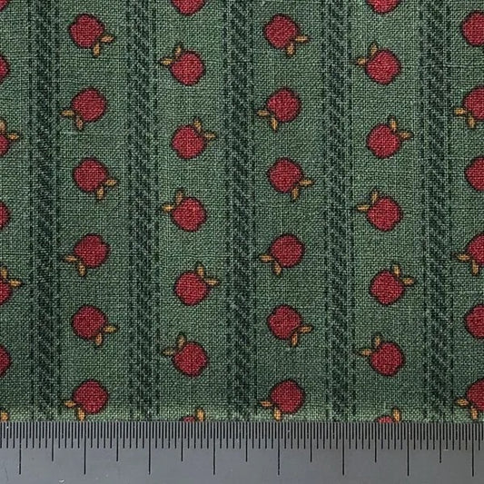 Apples on green cotton (fat quarter)